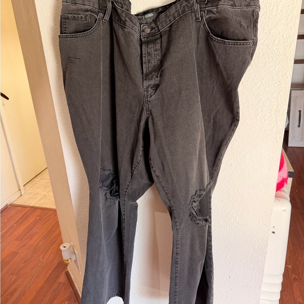 Women’s Distressed Black Jeans